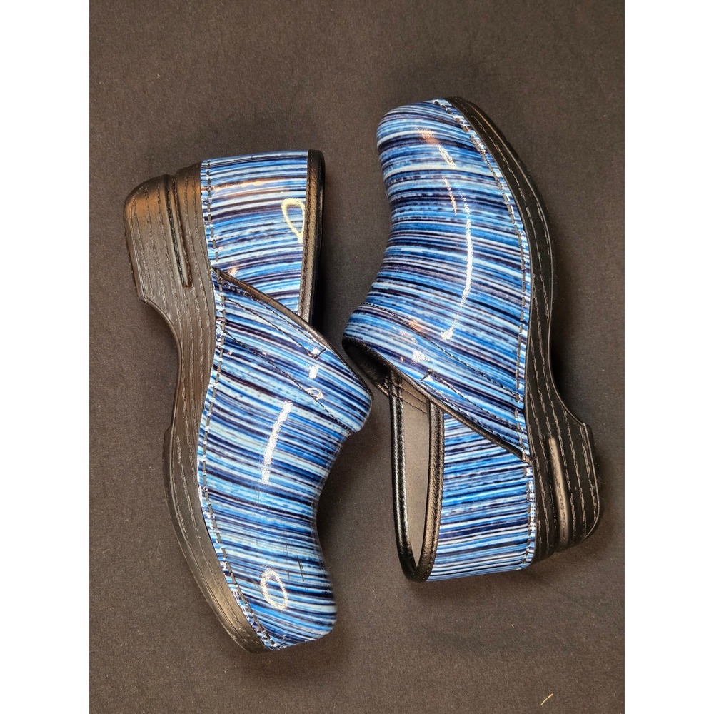 Dansko XP Professional Blue Stripe Patent Leather Clogs Shoes Womens 36